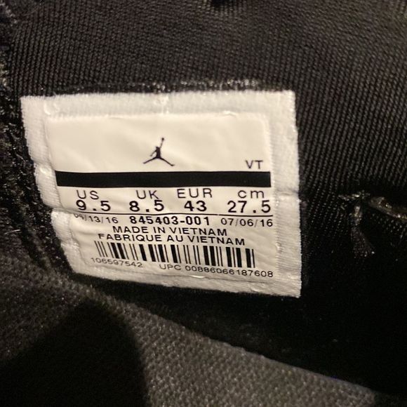Air Jordans Size 9.5 Men’s Basketball Shoes main image 6